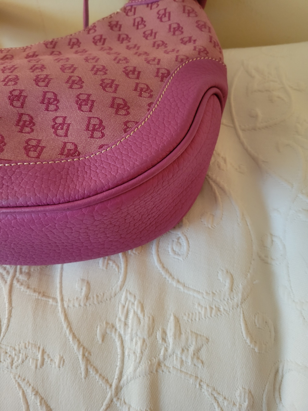 Dooney & Bourke Spring Fuschia Signature Bag. - Picture 3 of 7